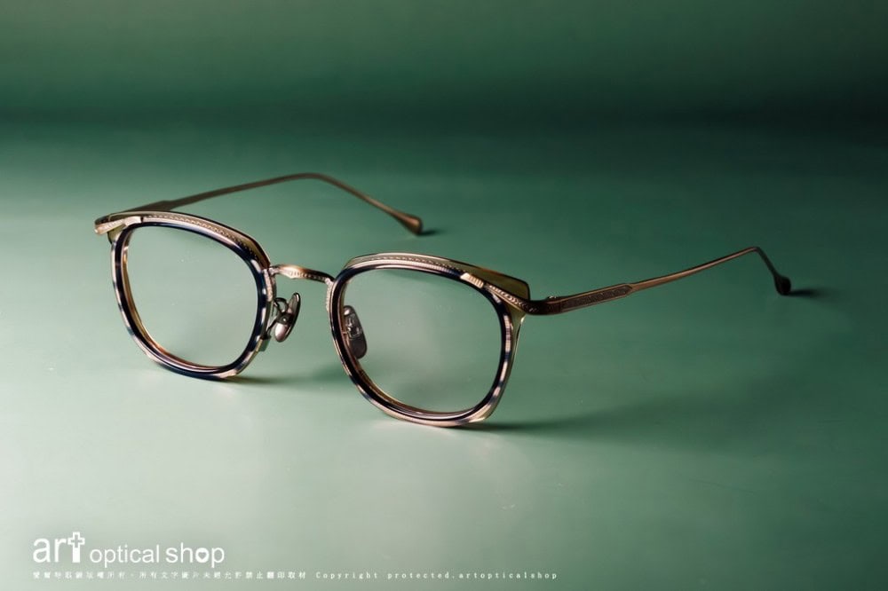 Leowl-in-eye-Titanium-LO-012-C3-LO-013-C2-016