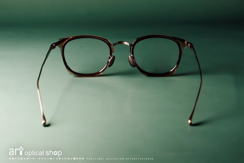 Leowl-in-eye-Titanium-LO-012-C3-LO-013-C2-018