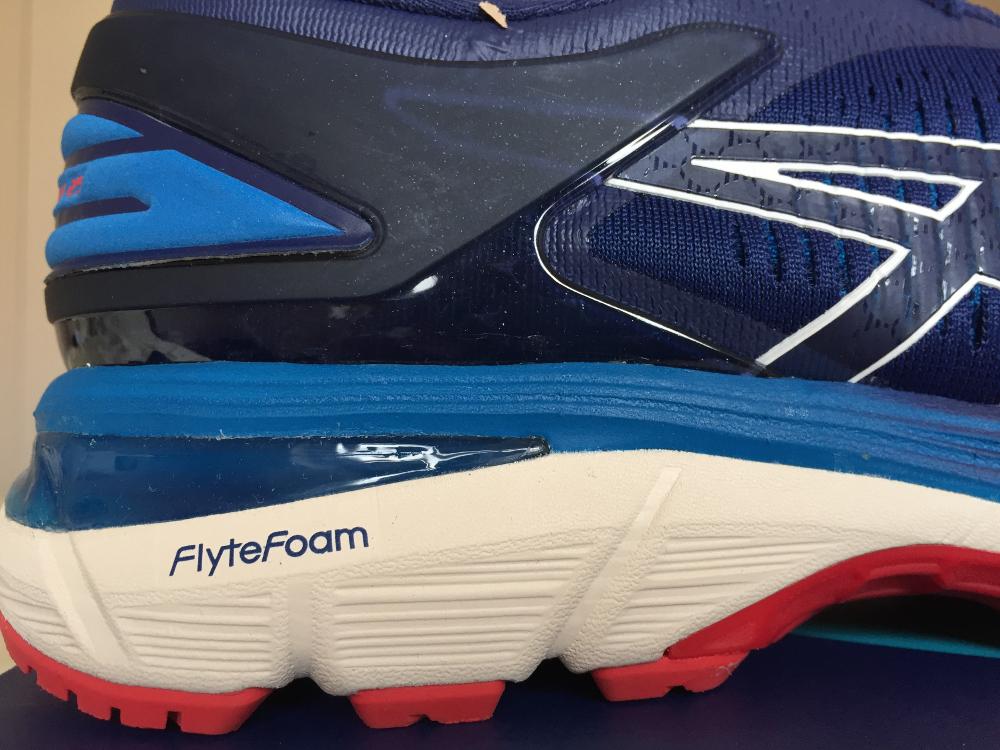 пена FlyteFoam Lyte на пятке