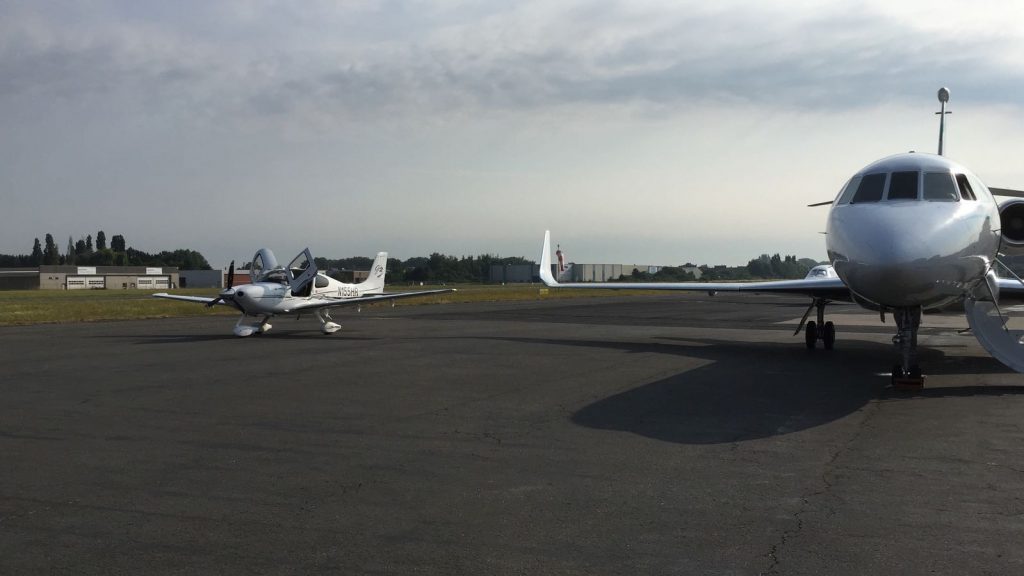Differences between a propeller plane and a private jet, one of them is where to land