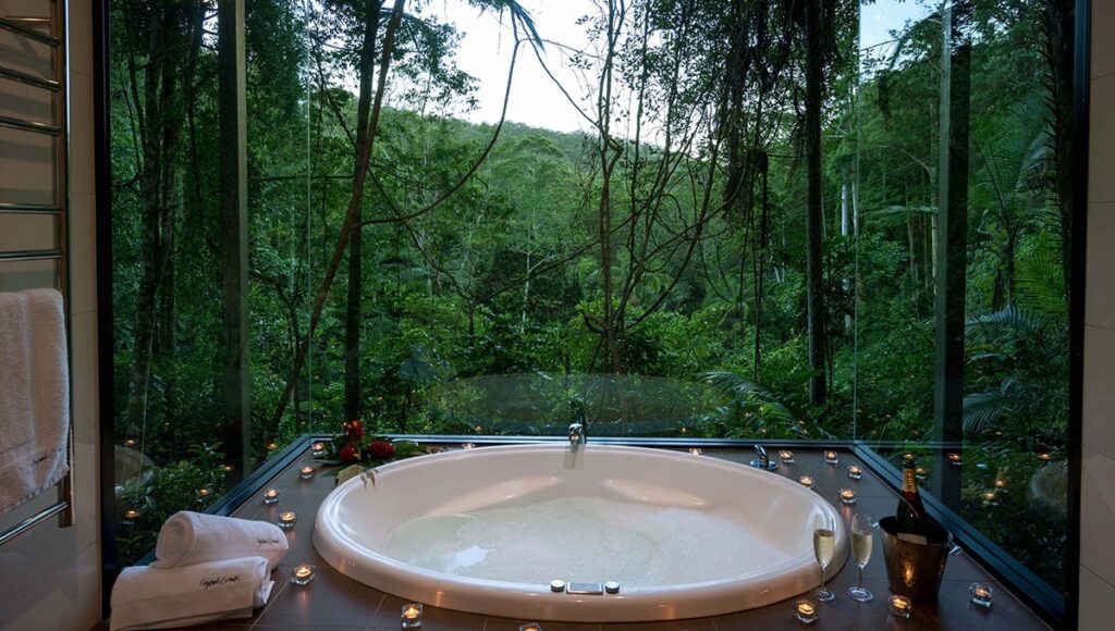 Crystal Creek Rainforest Retreat, breathtaking baths with a view in Australia