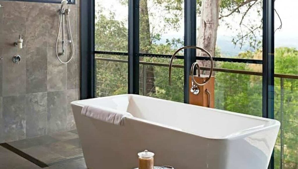 Spicers Sangoma Retreat, breathtaking baths with a view in Australia