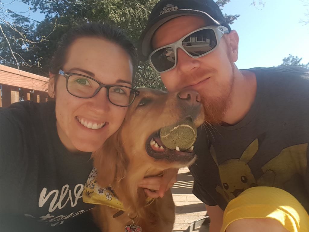 selfie with a dog while pet sitting and traveling full-time