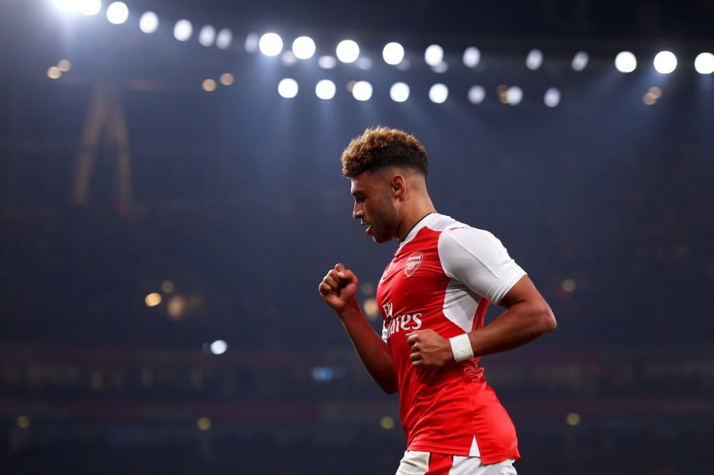 LONDON, ENGLAND - OCTOBER 25: Alex Oxlade-Chamberlain of Arsenal celebrates scoring his sides first goal during the EFL Cup fourth round match between Arsenal and Reading at Emirates Stadium on October 25, 2016 in London, England. (Photo by Michael Regan/Getty Images)