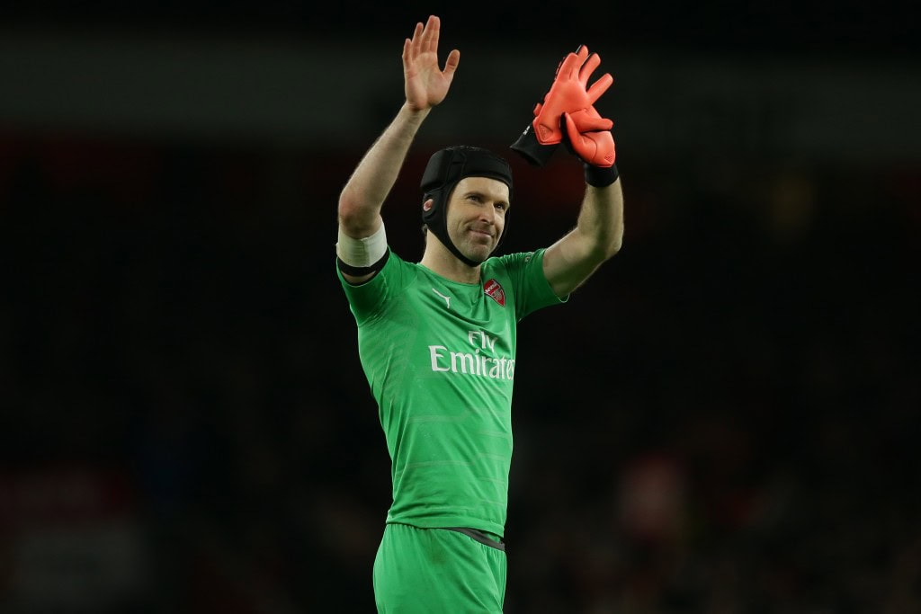 The legendary keeper was poor on his final FA Cup appearance (Photo by DANIEL LEAL-OLIVAS/AFP/Getty Images)
