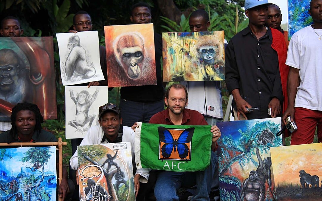 World Renowned Artist Paints in Limbe Wildlife Centre