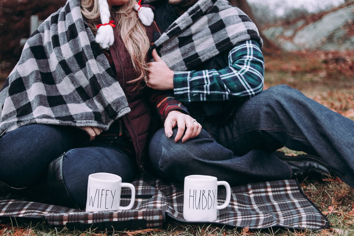 Couple enjoying a picnic.