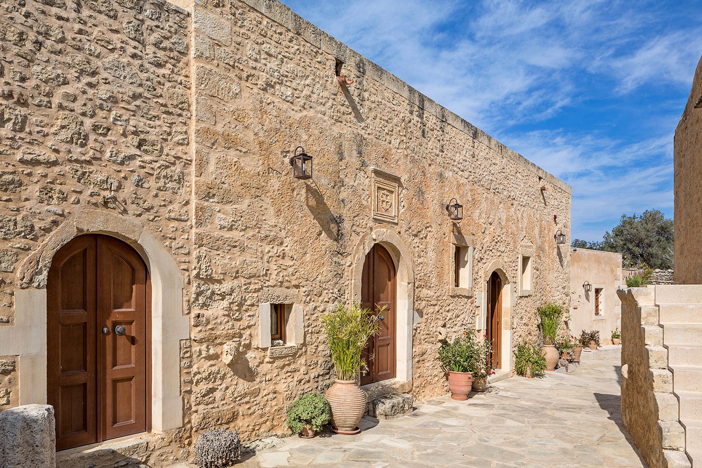 discover the hotel kapsaliana village 4