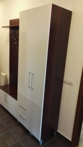 krem plakar i polica