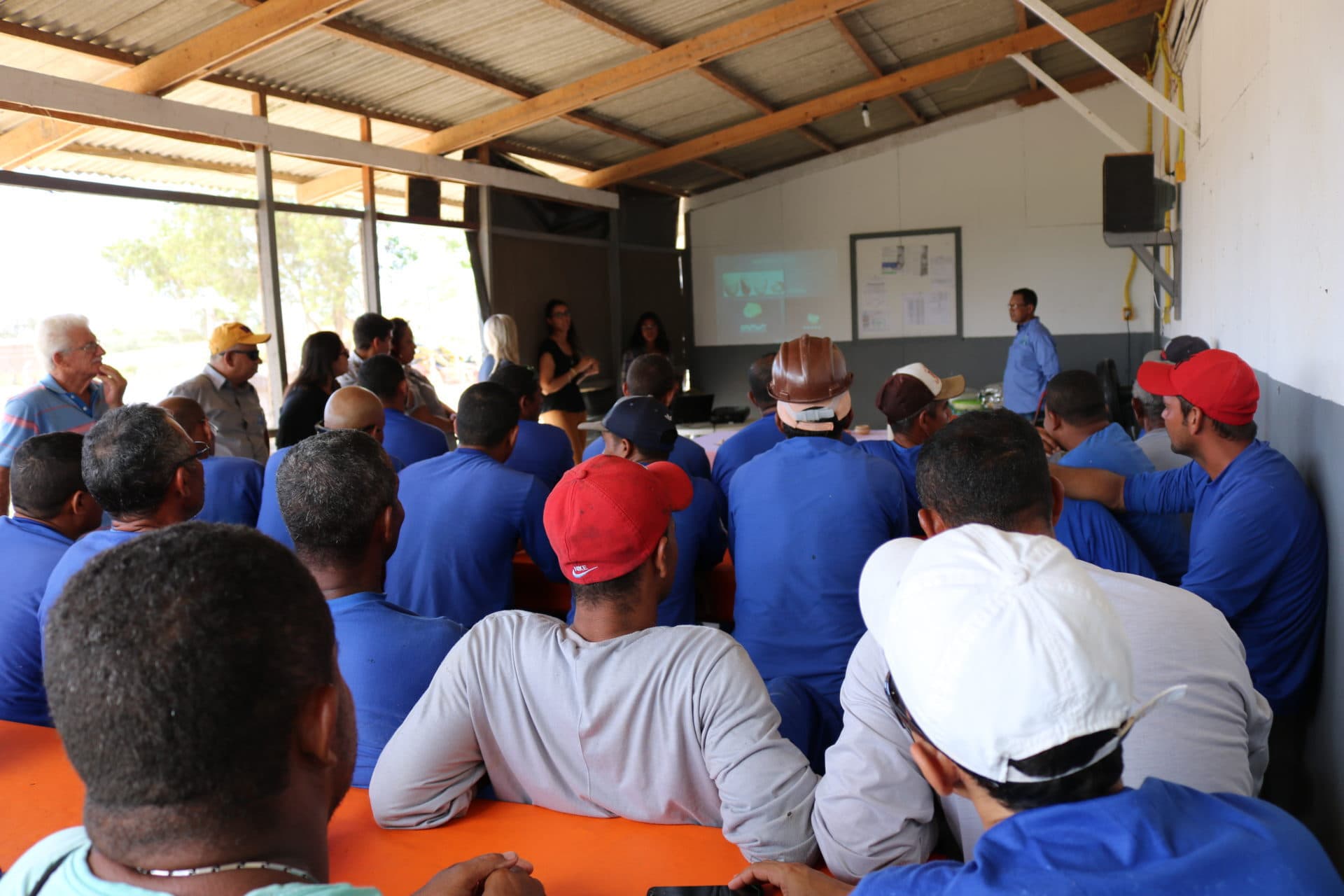 6 – Educação patrimonial com os trabalhadores da obra de esgotamento sanitário no município de Marechal Deodoro – AL