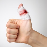 shutterstock_214741408_bandaged_thumb_200px