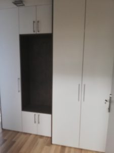 americki plakar preko celog zida