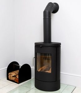 Kaminofen-Glasscheiben-tipp-zum-bau Tipp zum Bau zeigt Ihnen verschiedene Kamine aus denen Sie auswählen können. Darunter gibt es auch praktische Kaminöfen, welche Ihr Haus beheizen können.