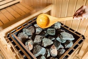 sauna-kelle-steine-tipp-zum-bau Welches Zubehör sie für Ihr Sauna benötigen, verrät Ihnen Tipp-zum-Bau.