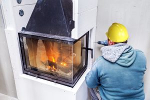 Kamin-Installation-Tipp-zum-Bau Tipp zum Bau klärt auf, auf was Sie bei der eigenständigen Installation von Kaminen bestenfalls achten.