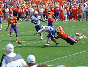 shutterstock_97167485_football_fumble_300px
