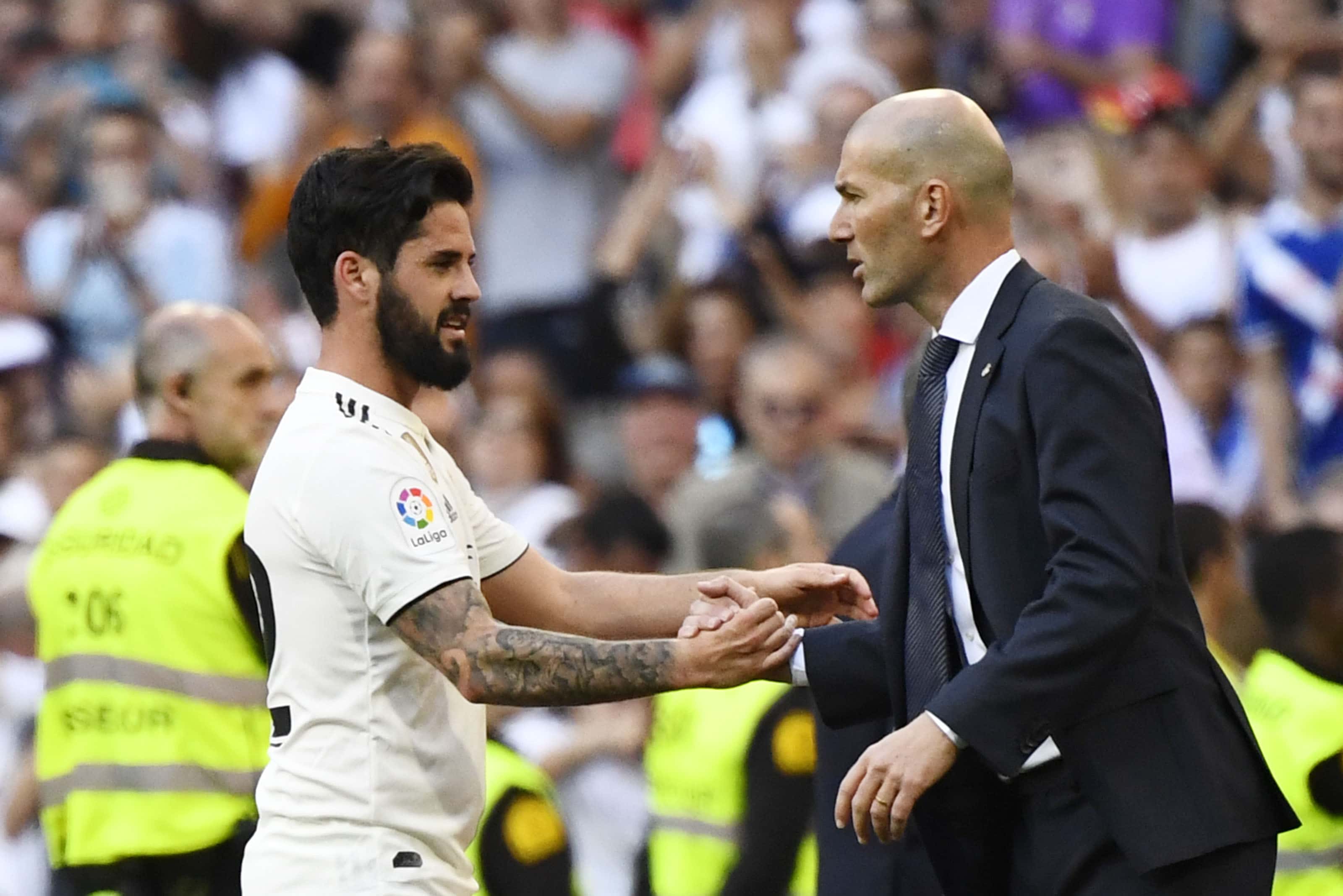 Zidane keen to offload Isco in January (Photo by GABRIEL BOUYS/AFP/Getty Images)