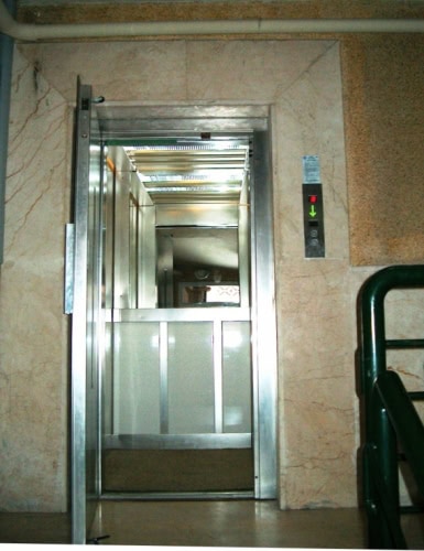 yarım otomatik kapı asansör