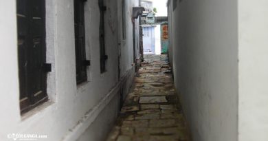 In the labyrinth of Holy City In the labyrinth of Holy City