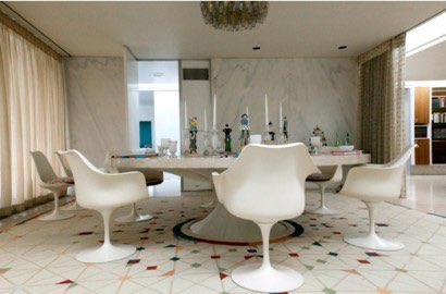Nothing says 1950 like Eames chairs! von carlagates247