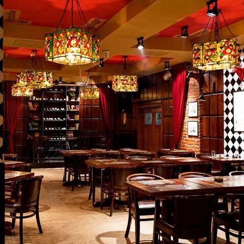 IRISH PUB