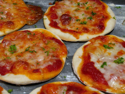 Mini Party Pizzas – Not Eating Out in New York