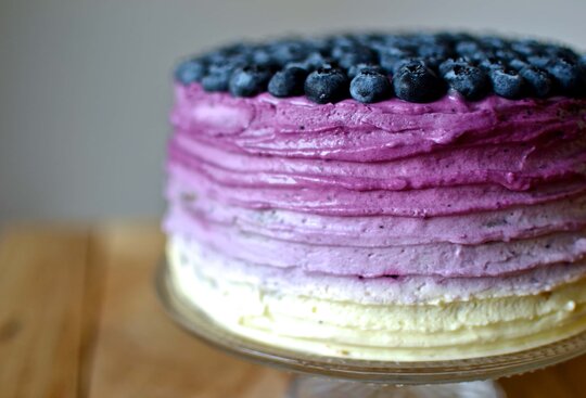 Blaubeer-Ombre-Torte