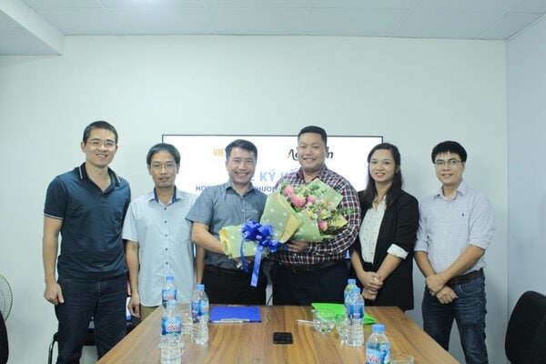 Ban lãnh đạo VietED và Agilearn gặp gỡ trước buổi lễ