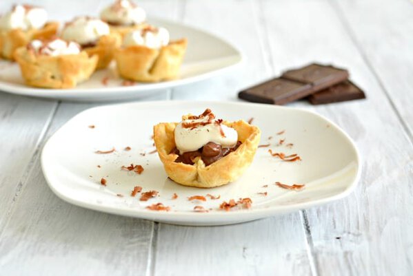 Mini Chocolate Cream Pies