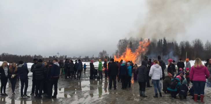 スウェーデンのどんど焼き？ マイブラッサ。