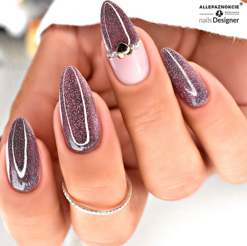 Nowości - Lakiery hybrydowe Flashing Lights by MollyLac - olśniewaj blaskiem! 1 błyszczący manicure hybrydowy