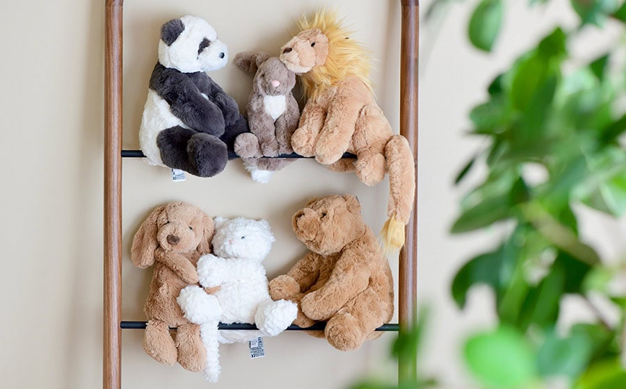 Snsでも大人気のふわふわ うさぎ 猿のぬいぐるみ ジェリーキャット Jellycat 大人も虜にするもふもふの手触り バニーやモンキーはもちろん たくさんの動物たちが揃います サイズ別 種類別に選びやすい取り扱い一覧も掲載中 Snsでも大人気のふわふわ うさぎ 猿のぬいぐるみ ジェリーキャット Jellycat 大人も虜にするもふもふの手触り バニーやモンキーはもちろん たくさんの動物たちが揃います サイズ別 種類別に選びやすい取り扱い一覧も掲載中