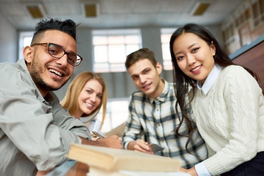 College-credit-cards-should-be-used-in-an-emergency