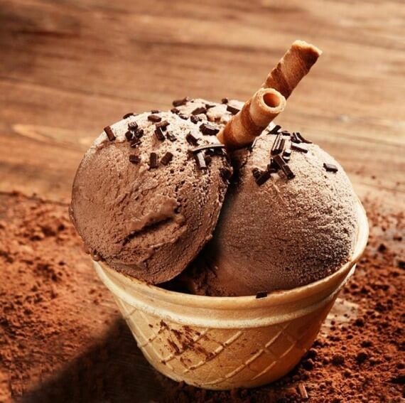 Sabor-natural-sorveteria-sorvetes-chocolate-cremoso-delicioso-OTIMIZADA-2OK Sorvete de chocolate na casquinha sabor natural sorvetes