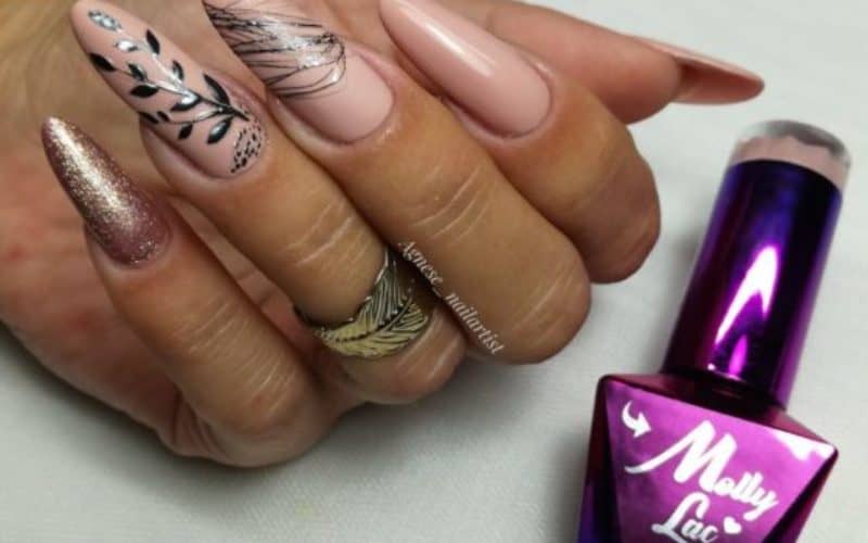 stemple_w_manicure