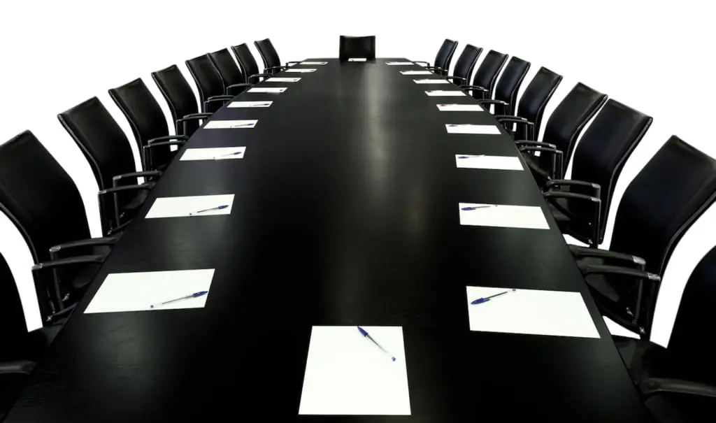 会議の英語 司会 進行 意見 質問 終了まで全フレーズ99選