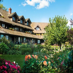 Trapp Family Lodge with flowers_itinerary trapp lodge vermont stowe