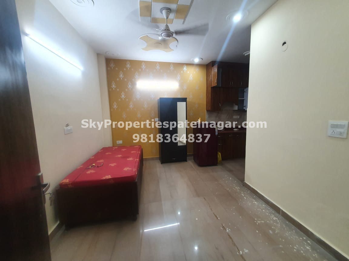 1 BHK Flats for Rent in Patel Nagar South, New Delhi - Single Bedroom