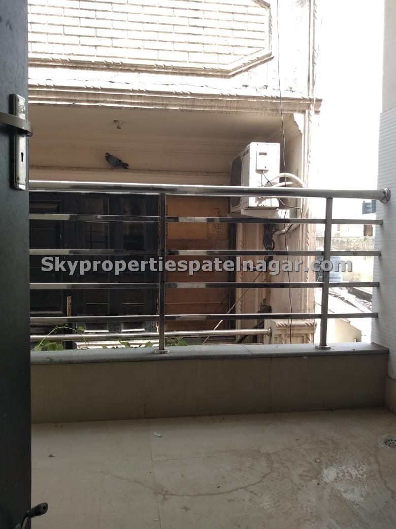 1 BHK Near Vajiram