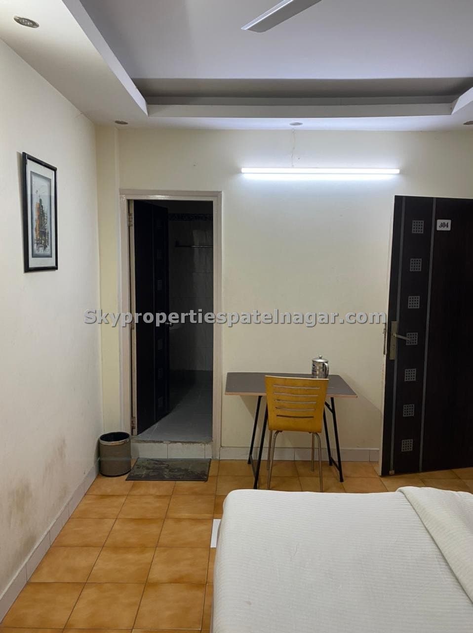 Single Room Near WEA Karol Bagh Delhi