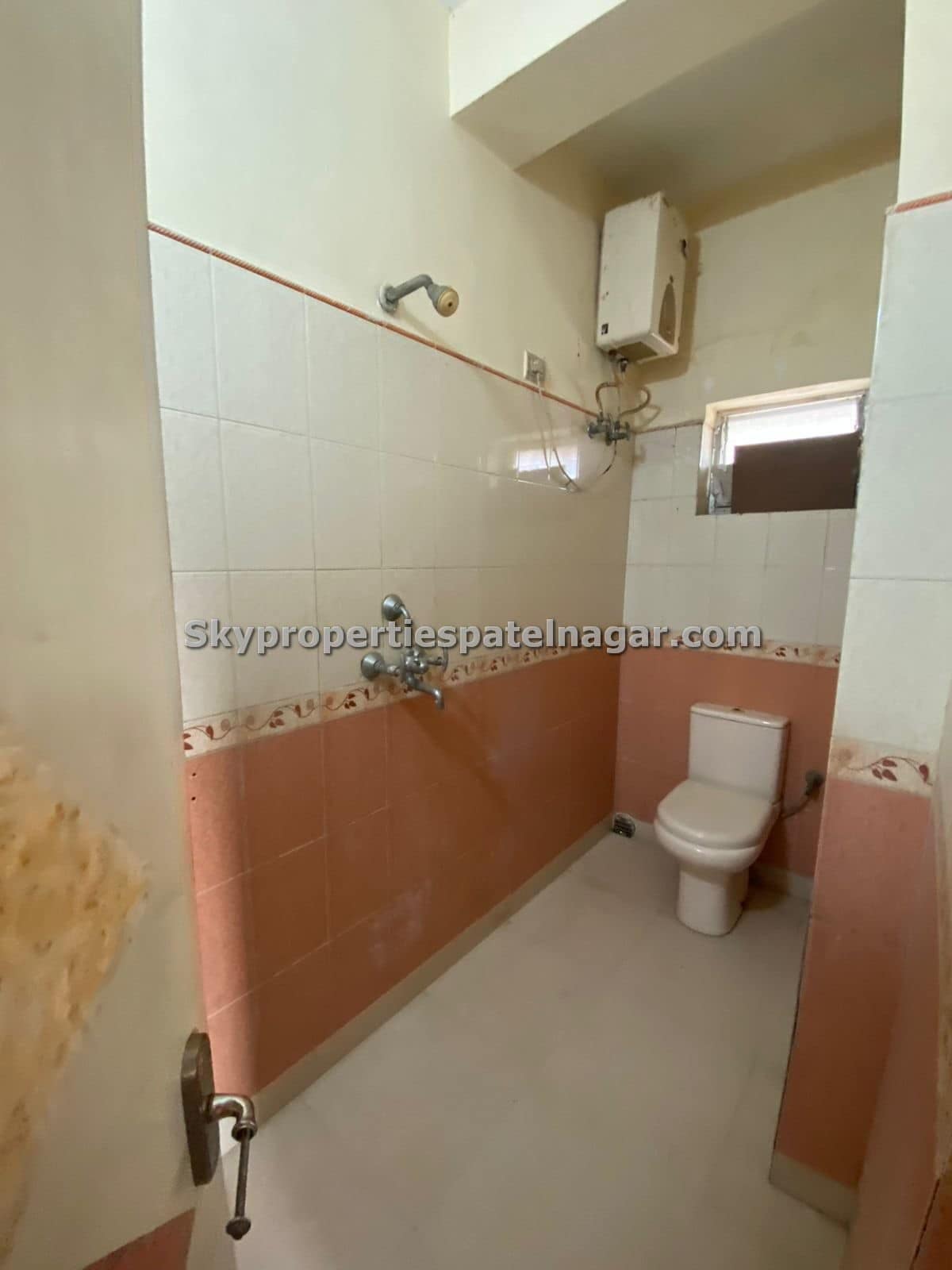 Best PG in Patel Nagar Delhi – Fully Furnished Rooms Near Metro