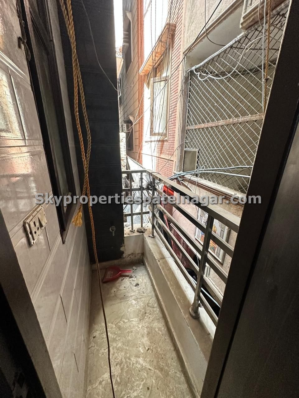 1 BHK Apartment in West Patel Nagar for Rent