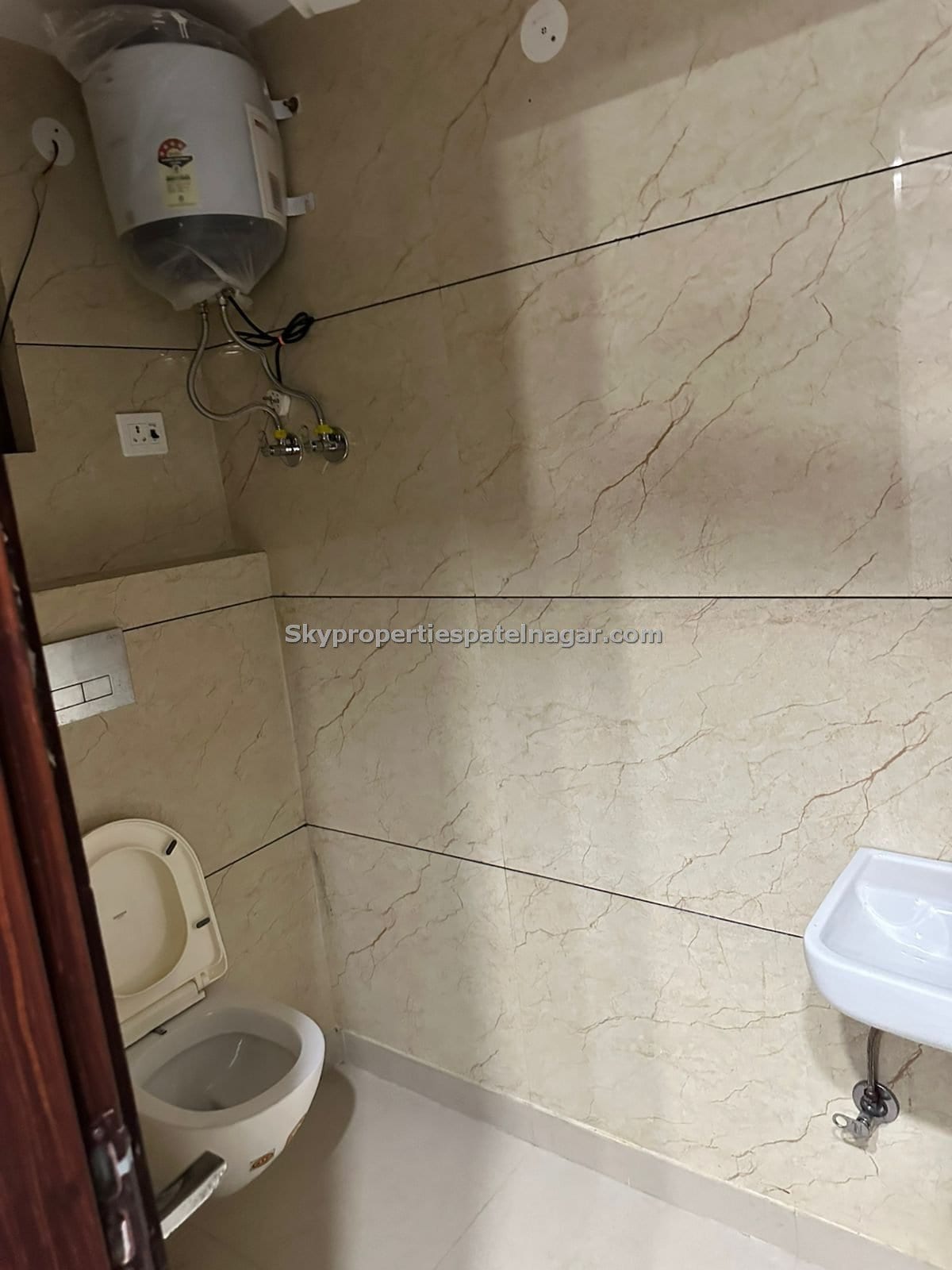 Karol Bagh में सबसे सस्ता 1 RK! इस कीमत पर कोई नहीं देगा – Check Now