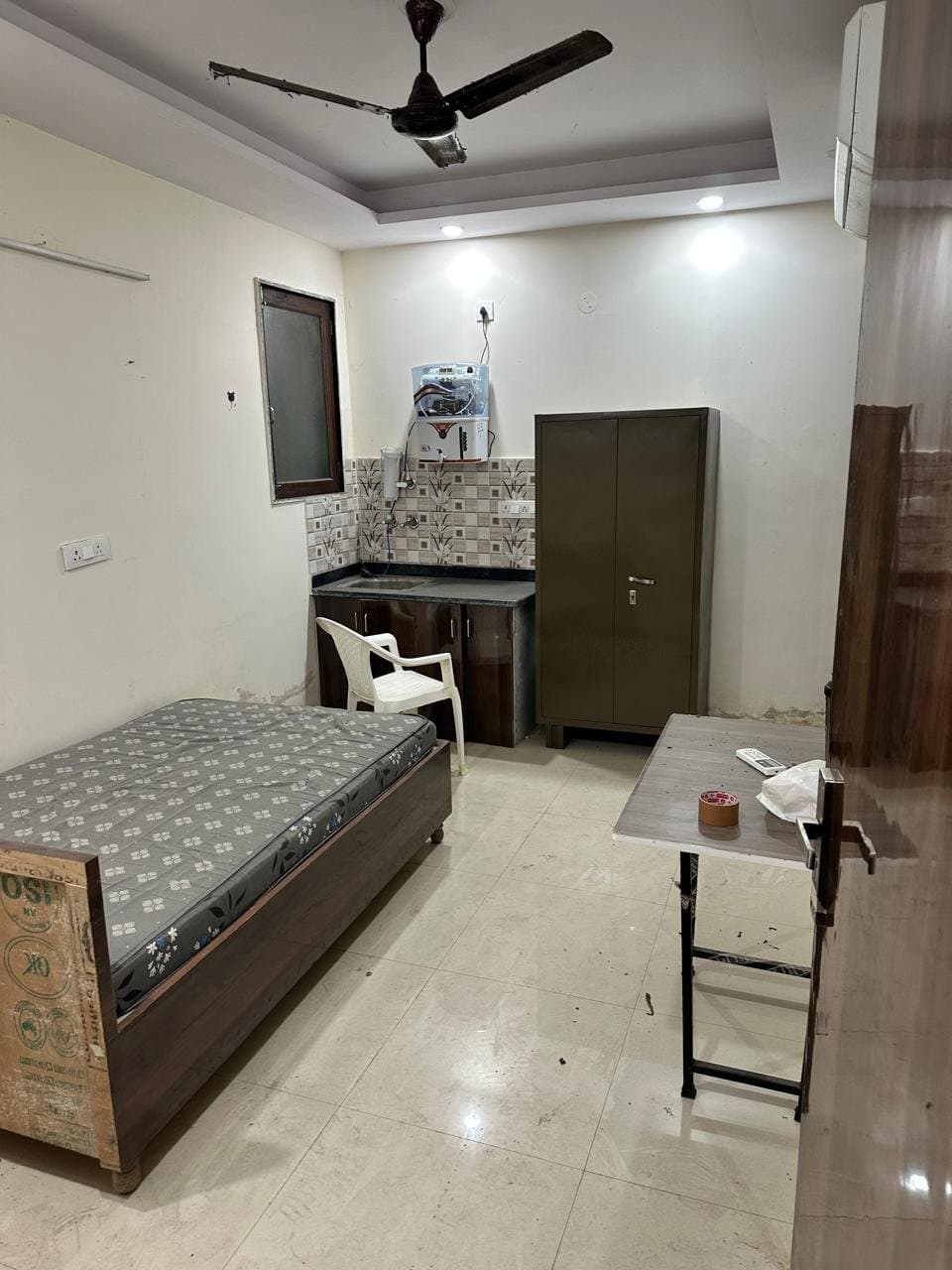 Near Karol Bagh 1 Rk Flat For Rent