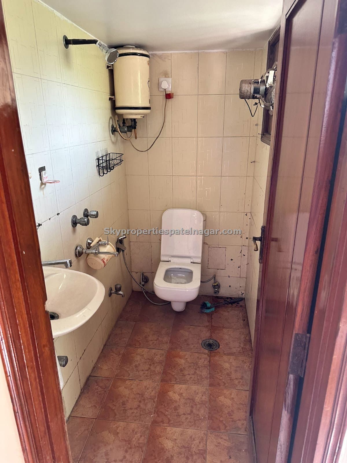 ओल्ड राजेंद्र नगर दिल्ली में 2 BHK फ्लैट किराये पर | कोचिंग इंस्टिट्यूट के पास