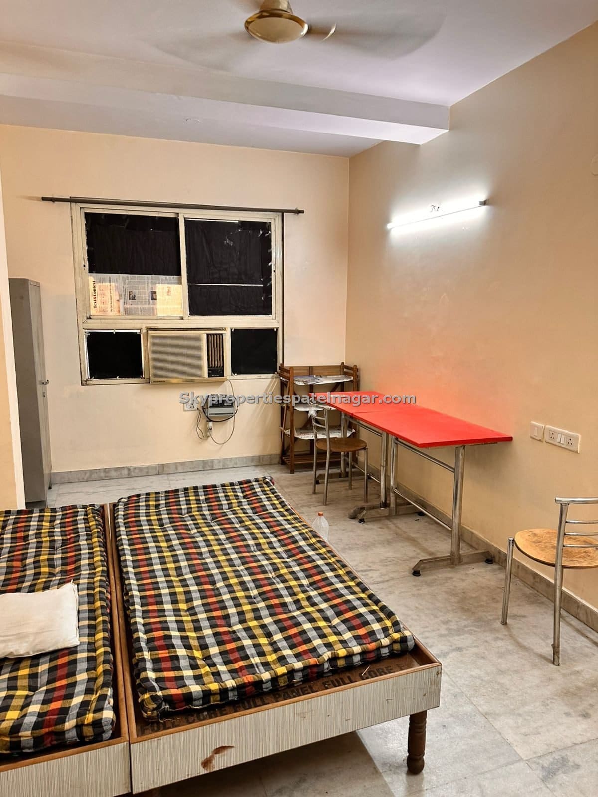 Karol Bagh Single Room for Rent