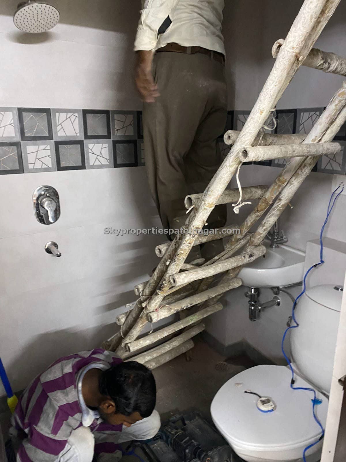 ₹4500 Cheapest PG in Karol Bagh Delhi Near Rajender Nagar & Patel Nagar