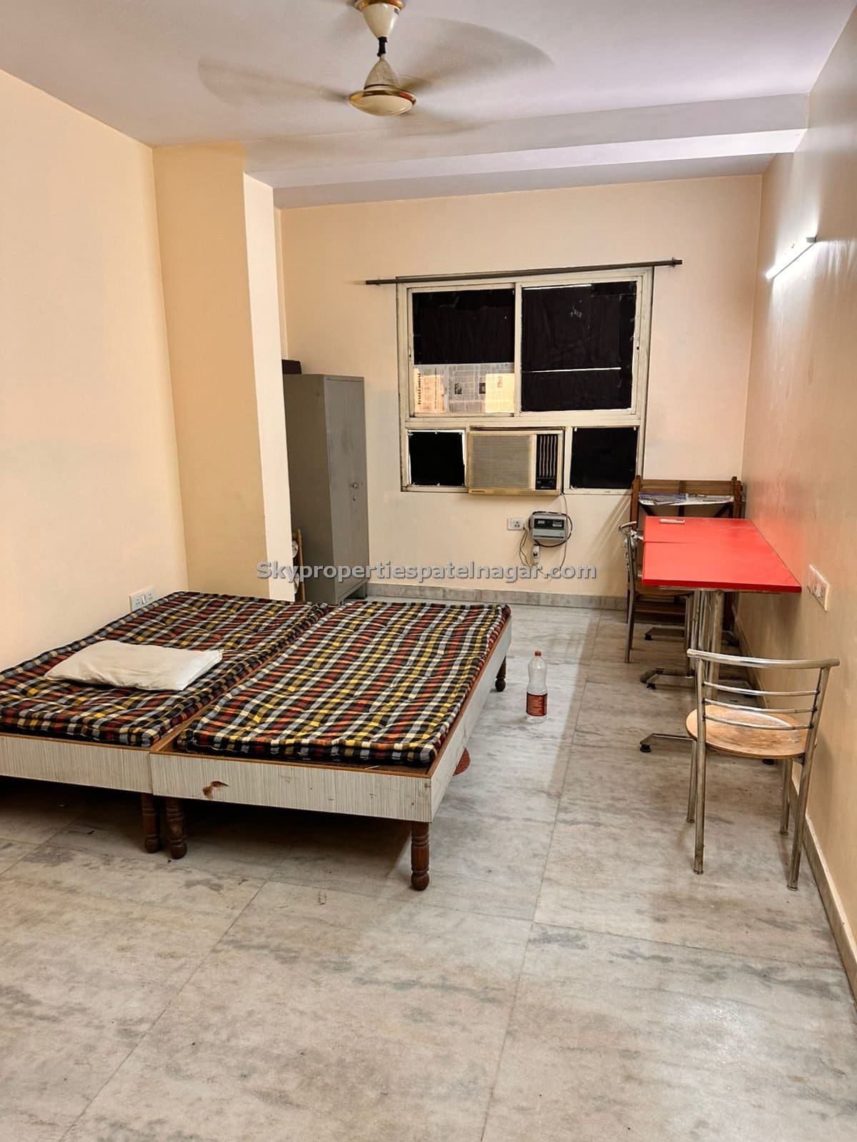 Karol Bagh Single Room for Rent