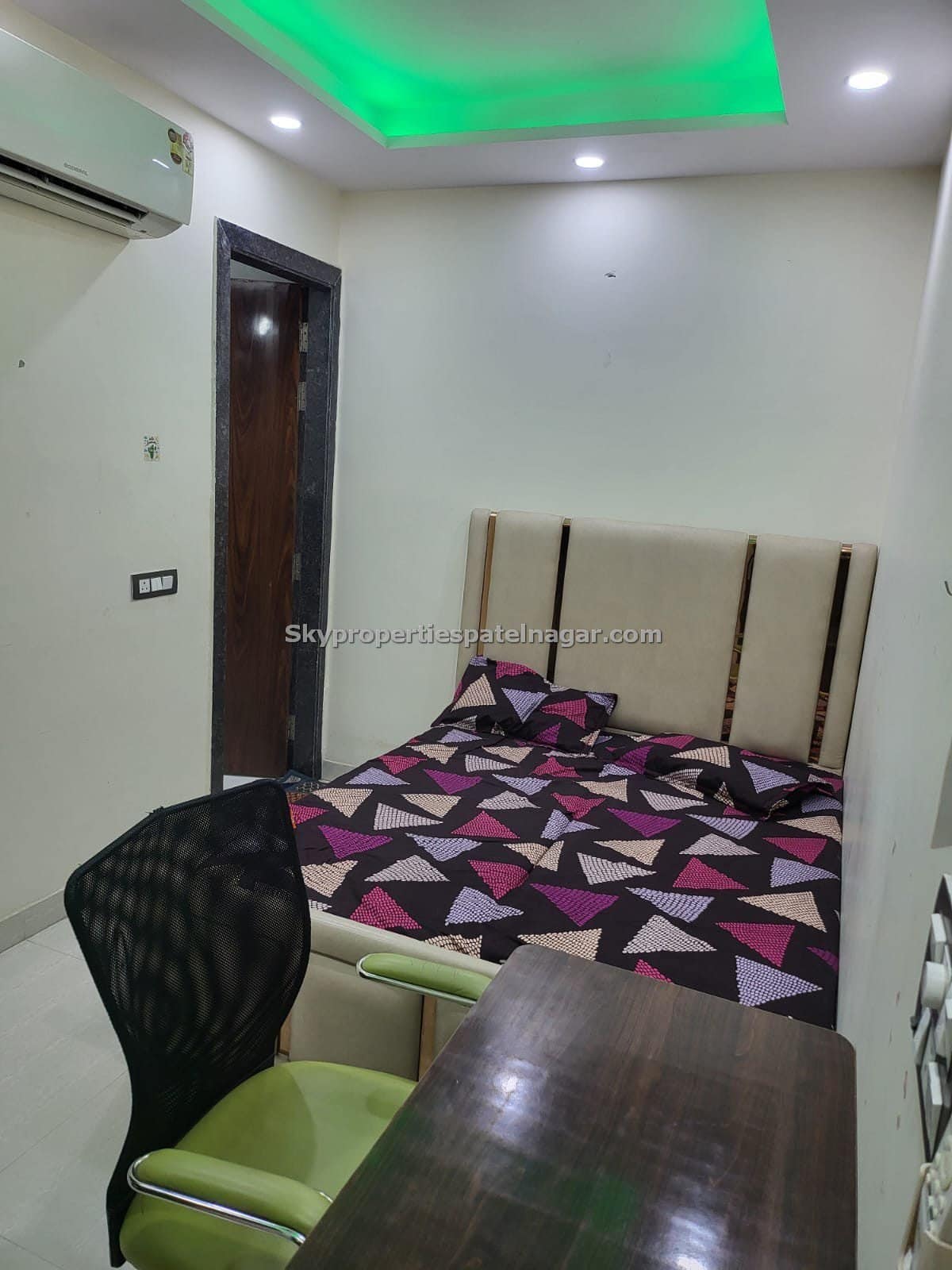 1 RK for Rent in Karol Bagh