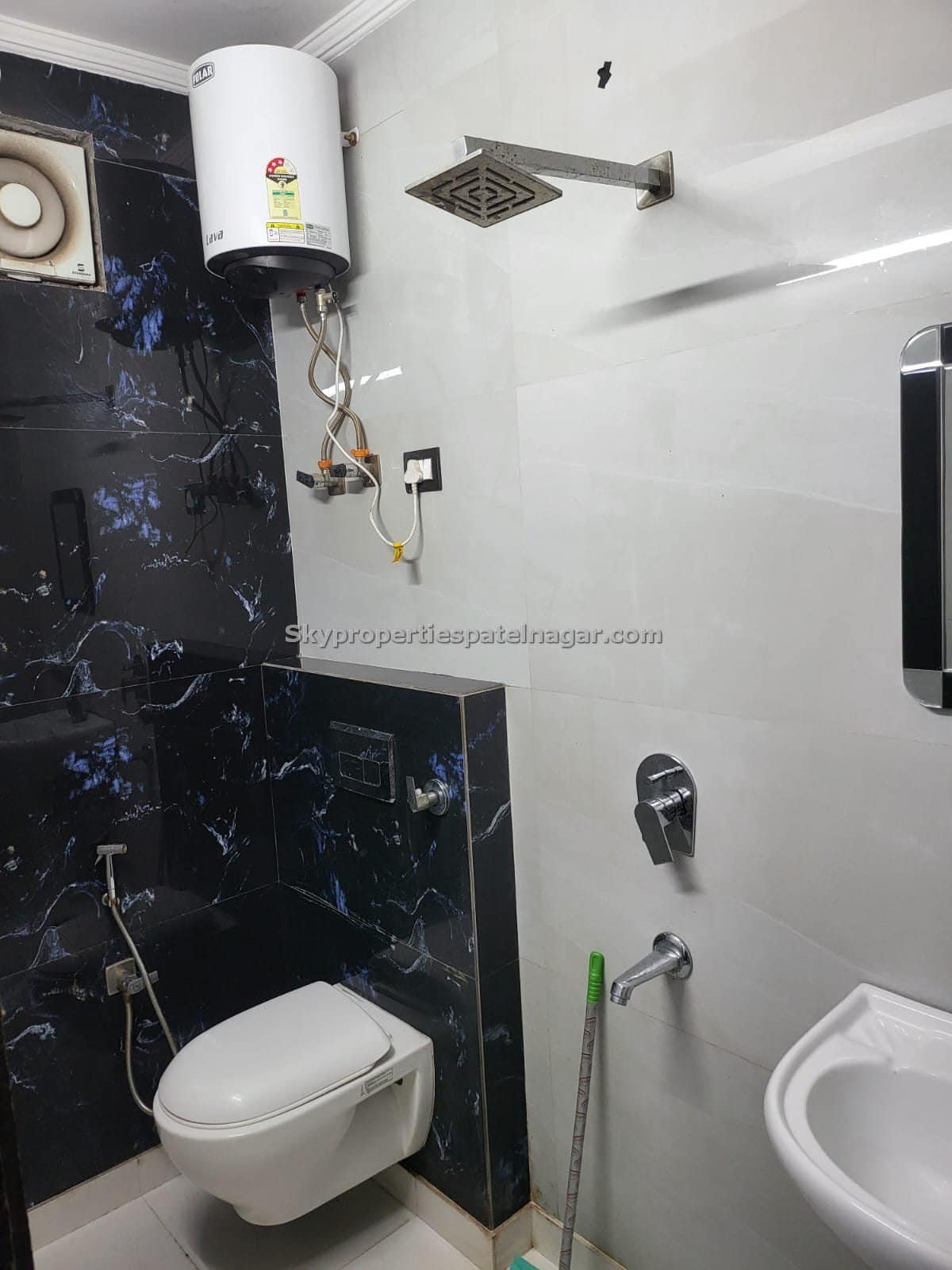 1 RK for Rent in Karol Bagh